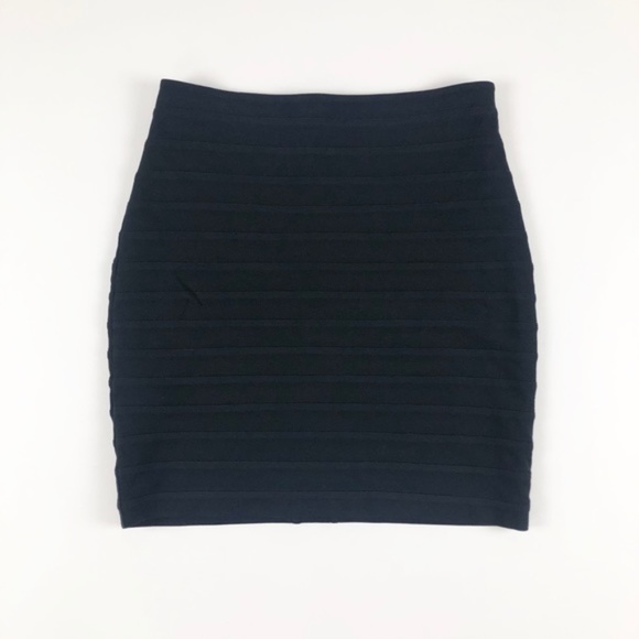 Express High-Waist Black Banded Skirt - Picture 2 of 7